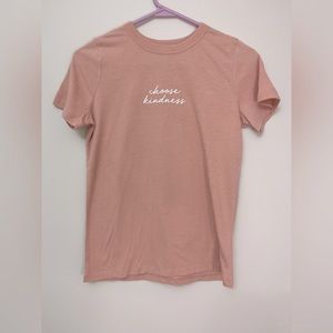 cozy ‘choose kindness’ lettered T-shirt